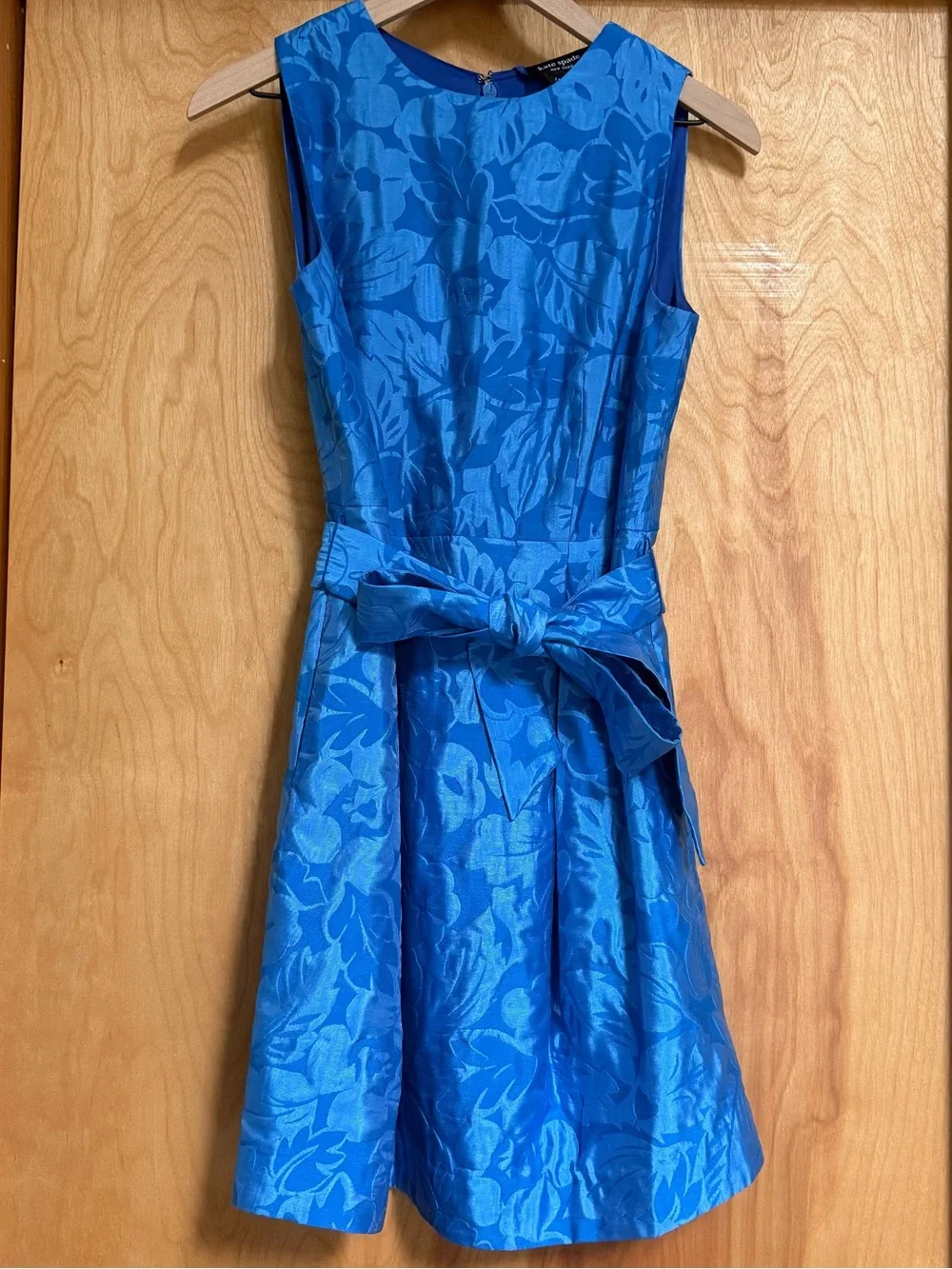 Small Kate Spade Alice Tropical Foliage Bright Blue Floral Brocade Dress - Picture 4 of 14